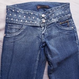 ⭐NWOT⭐ Jeweled Skinny Jeans